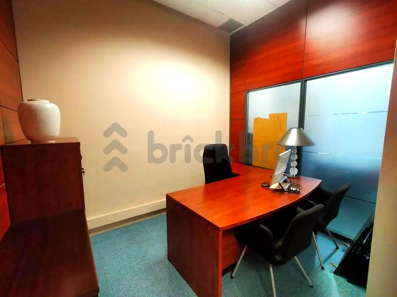 Commercial properties for sale in Barcelona  with Air Conditioner