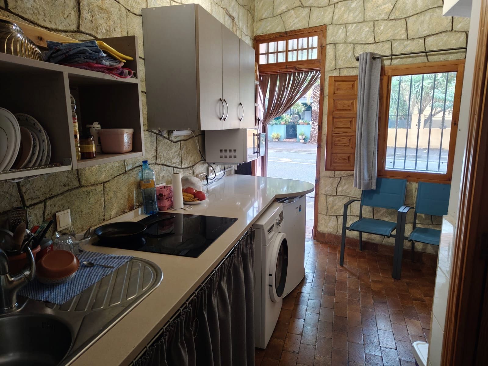 Cuina de Casa o xalet en venda en Sierra Engarcerán amb Aire condicionat, Moblat i Forn