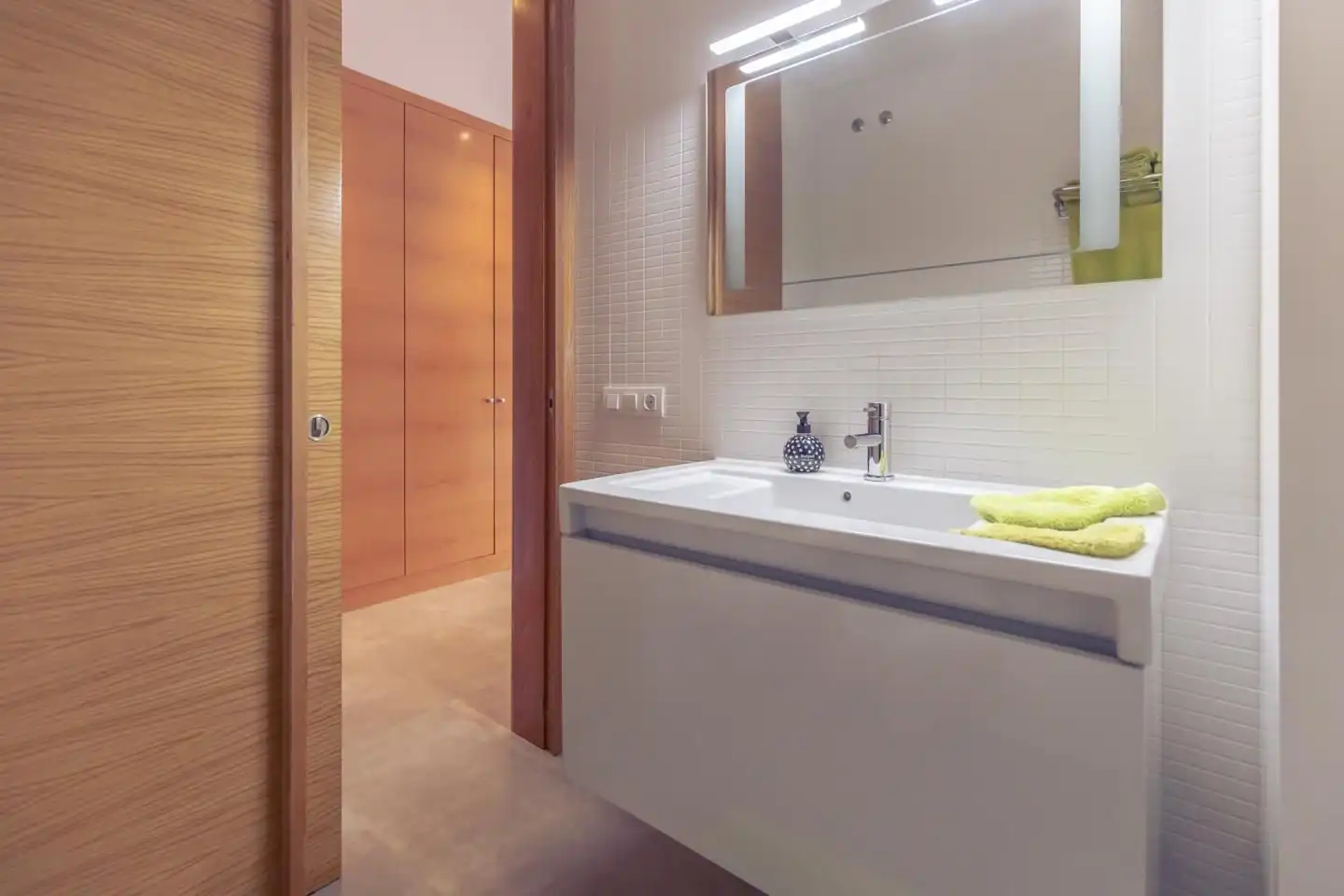 Badezimmer von Dachboden zum Verkauf in Adeje mit Klimaanlage, Abstellraum und Möbliert