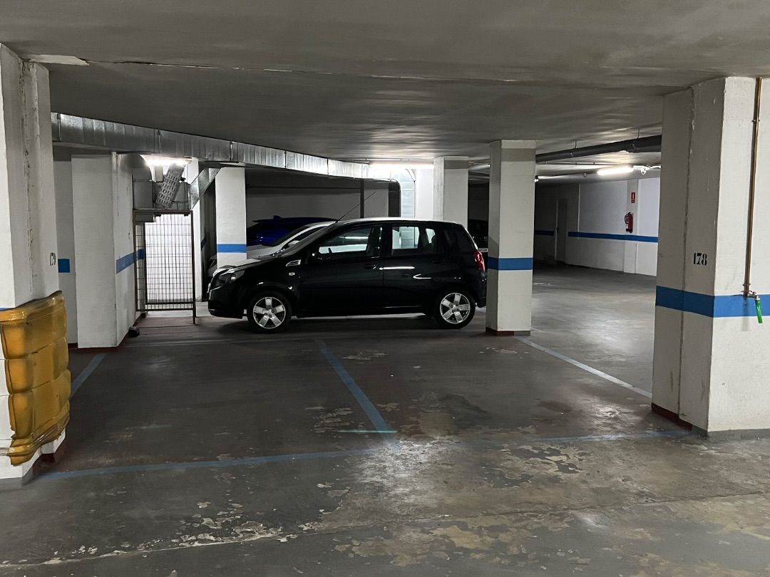 Aparcament de Garatge de lloguer en Cáceres Capital