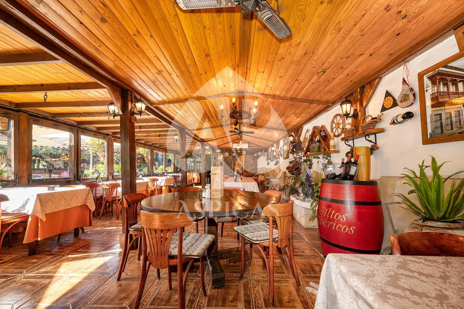 Commercial properties for sale in Montaña - La Data