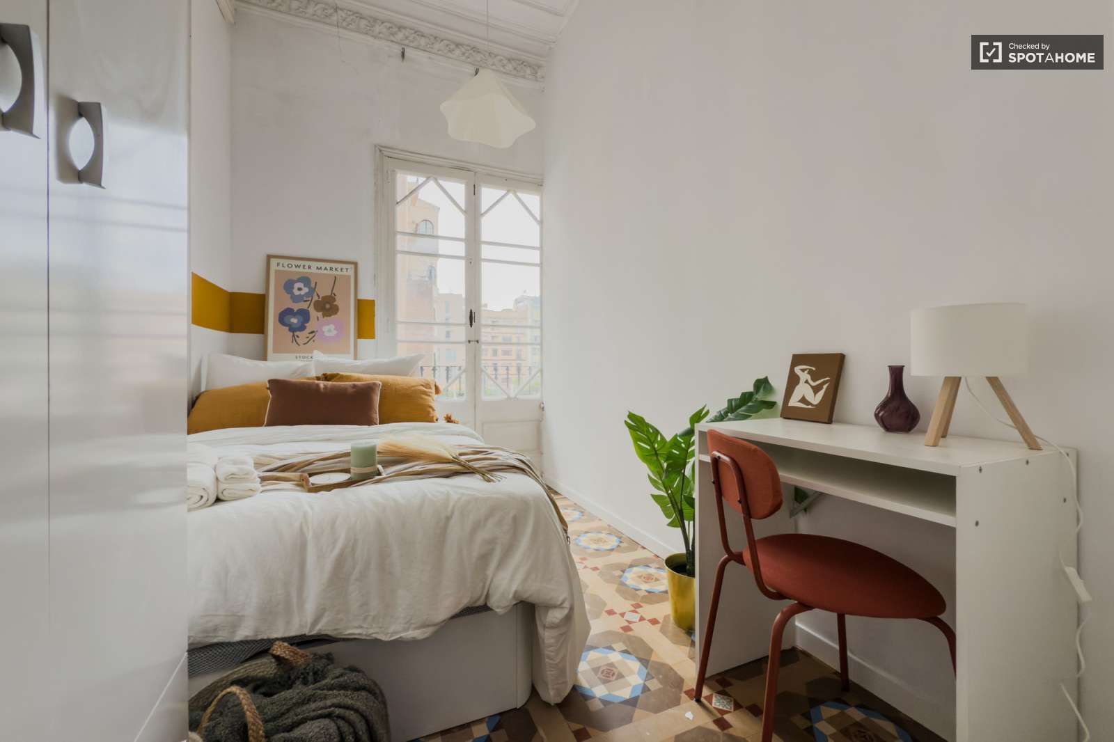 Bedroom of Flat to share in  Barcelona Capital  with Air Conditioner, Heating and Terrace