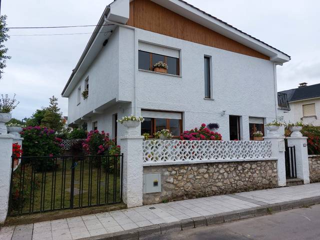 Casa-chalet en Venta en Celorio - Playa de Celorio, 5 en Celorio - Poó - Parres