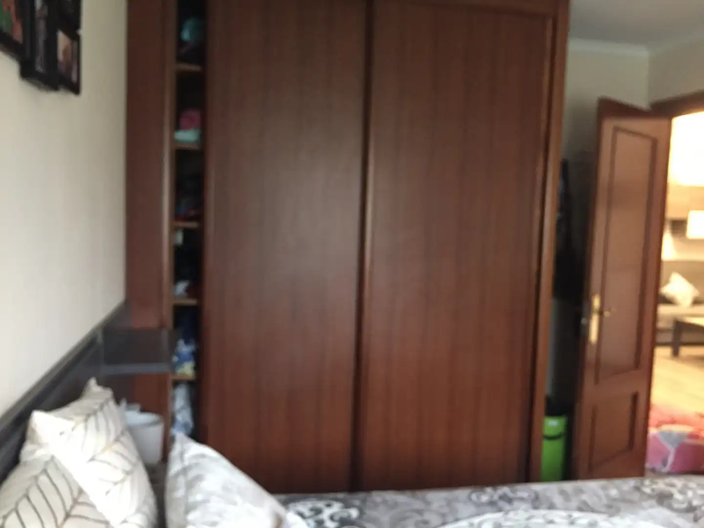 Dormitori de Casa o xalet en venda en Vigo  amb Calefacció, Forn i Rentadora