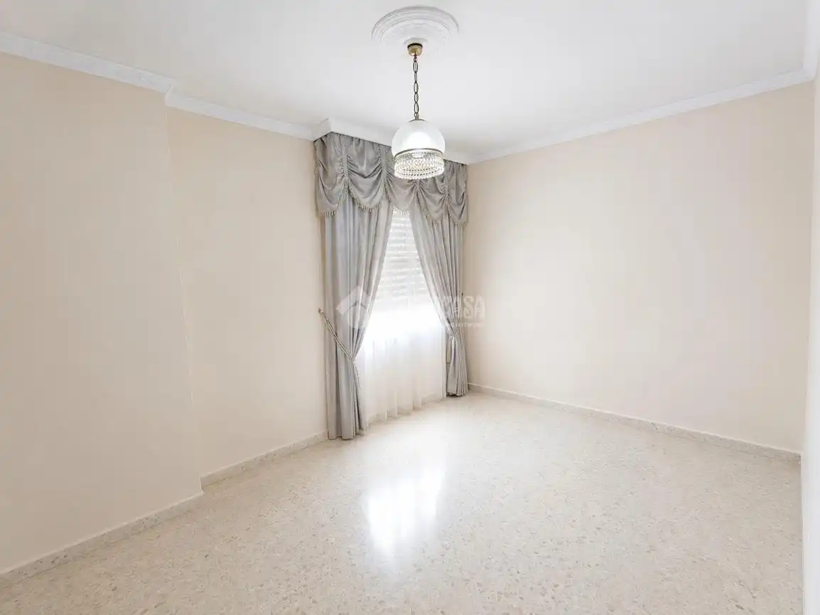 Habitación de Casa adosada en venta en Sevilla con Aire acondicionado, Terraza y Balcón