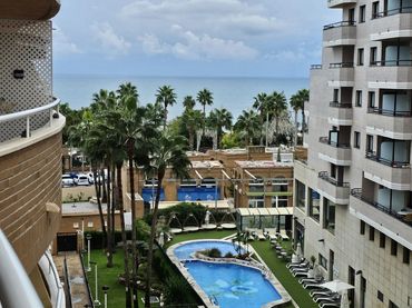 Apartment mit Pool zum Verkauf in Amplaries 1