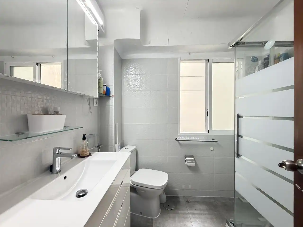 Bathroom of Flat for share in Alicante / Alacant  with Furnished