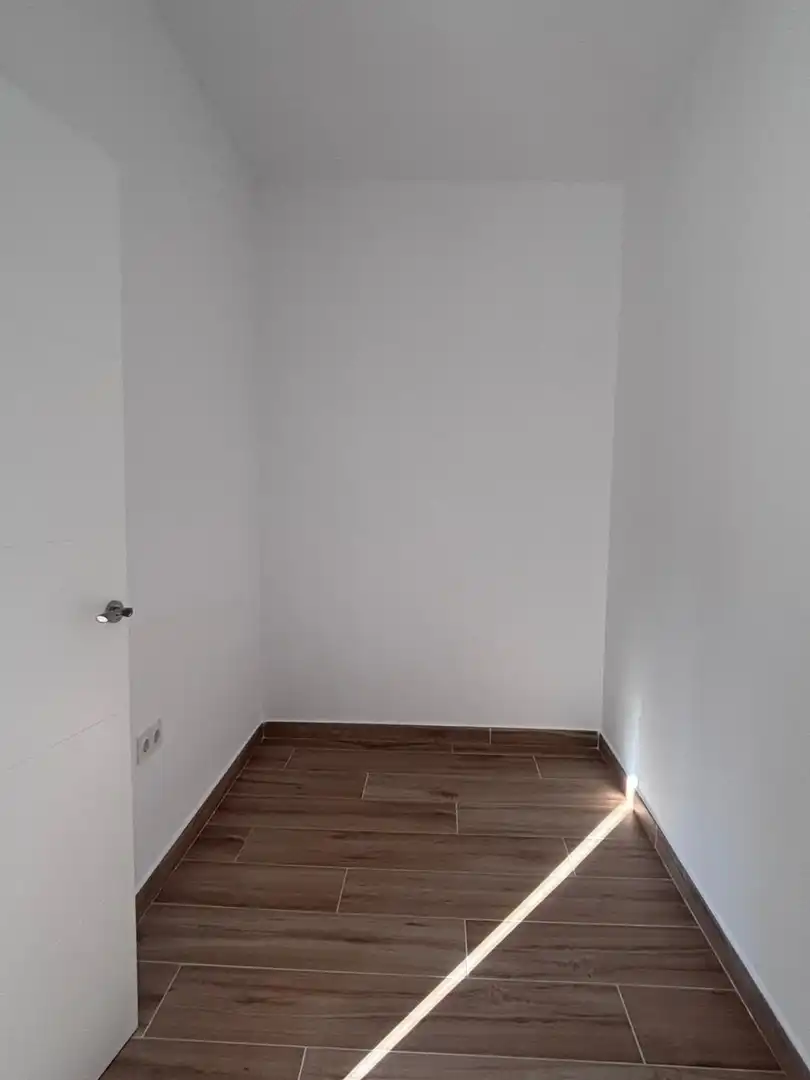Flat for rent in Granada  with Air Conditioner, Furnished and Balcony