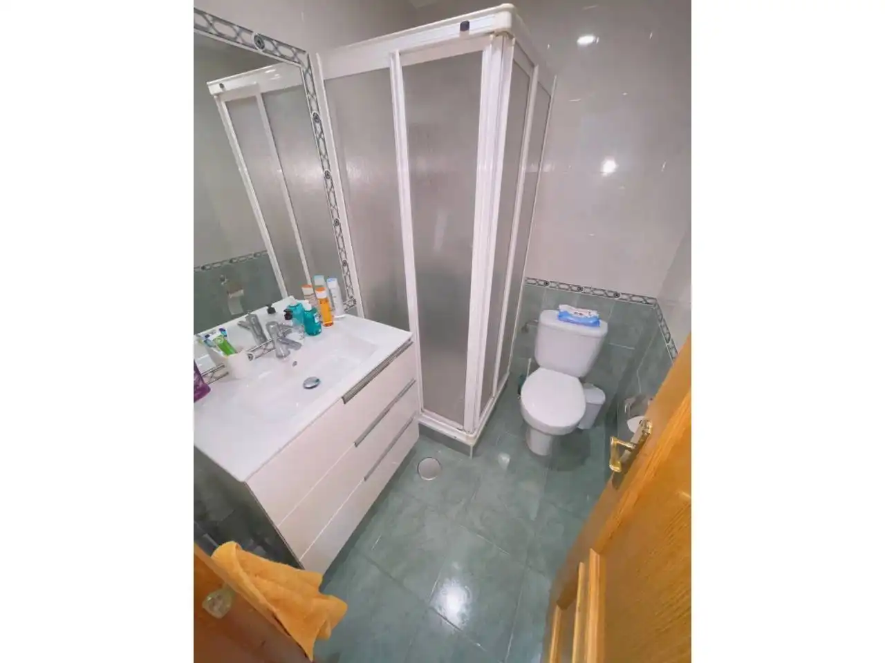 Baño de Piso de alquiler en Estepona con Aire acondicionado, Calefacción y Terraza