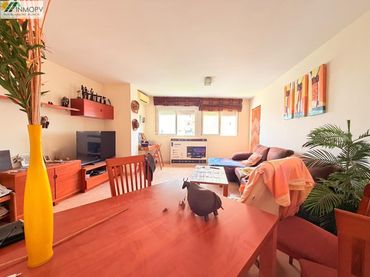 Penthouse with balcony for sale in Casco Urbano
