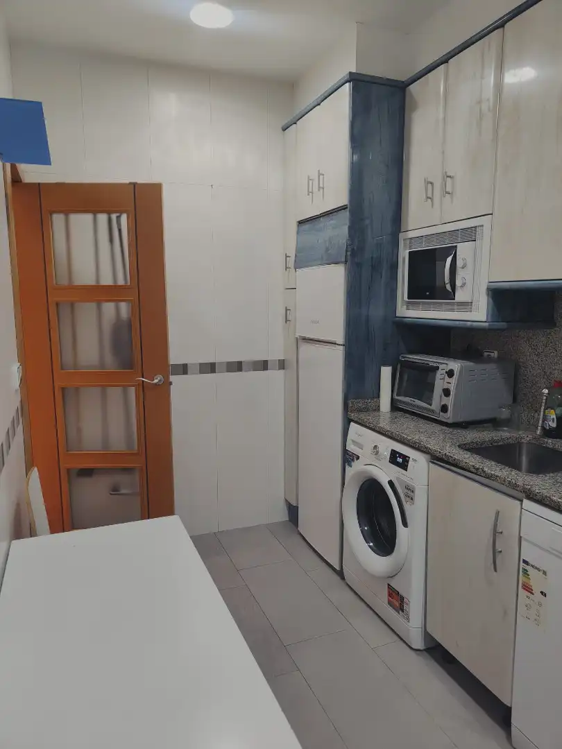Cuina de Apartament de lloguer en Zaragoza amb Calefacció, Parquet i Moblat