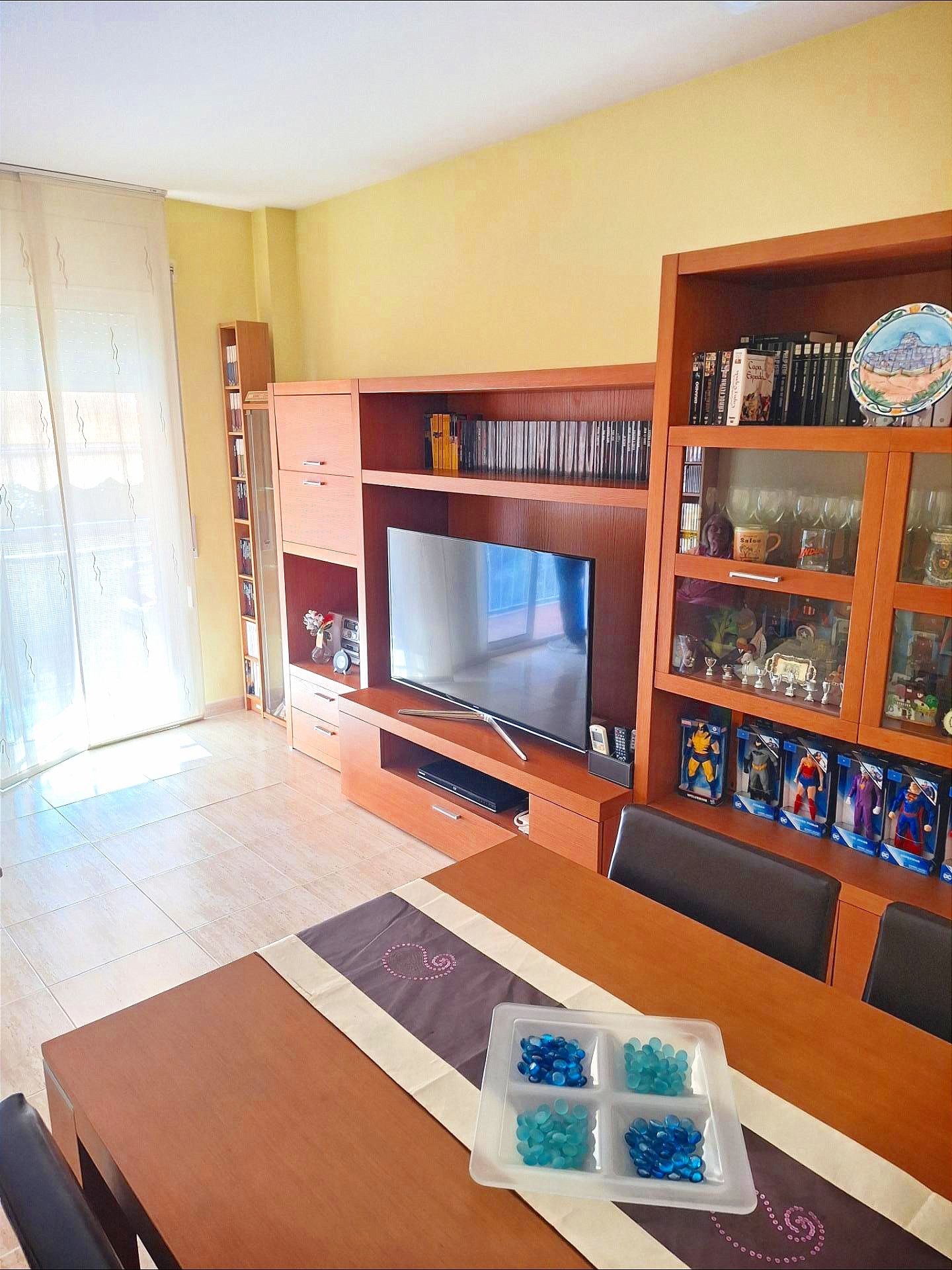 Living room of Flat for sale in Vilanova i la Geltrú  with Air Conditioner, Heating and Balcony