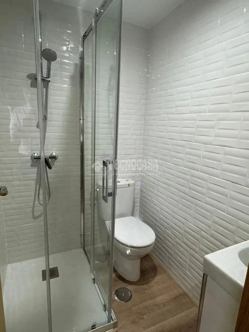 Bathroom of Flat for sale in Valdemoro  with Air Conditioner
