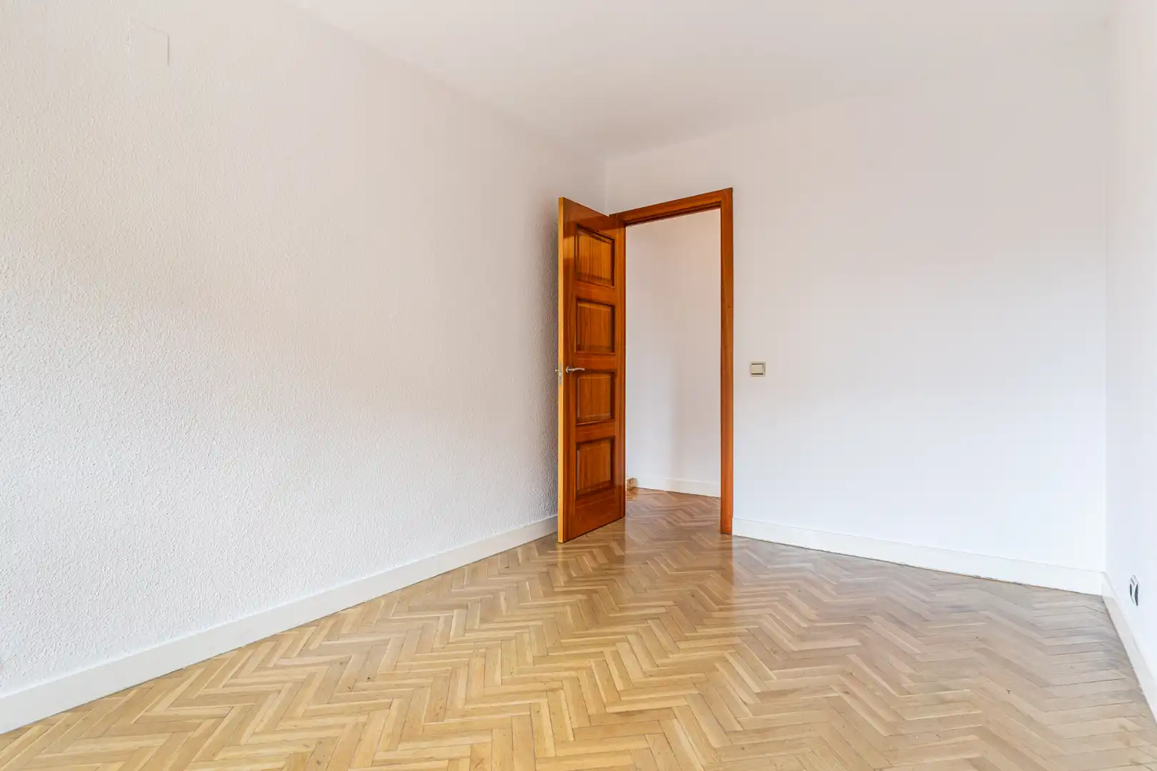 Wohnung zum Verkauf in Majadahonda mit Klimaanlage, Heizung und Privatgarten