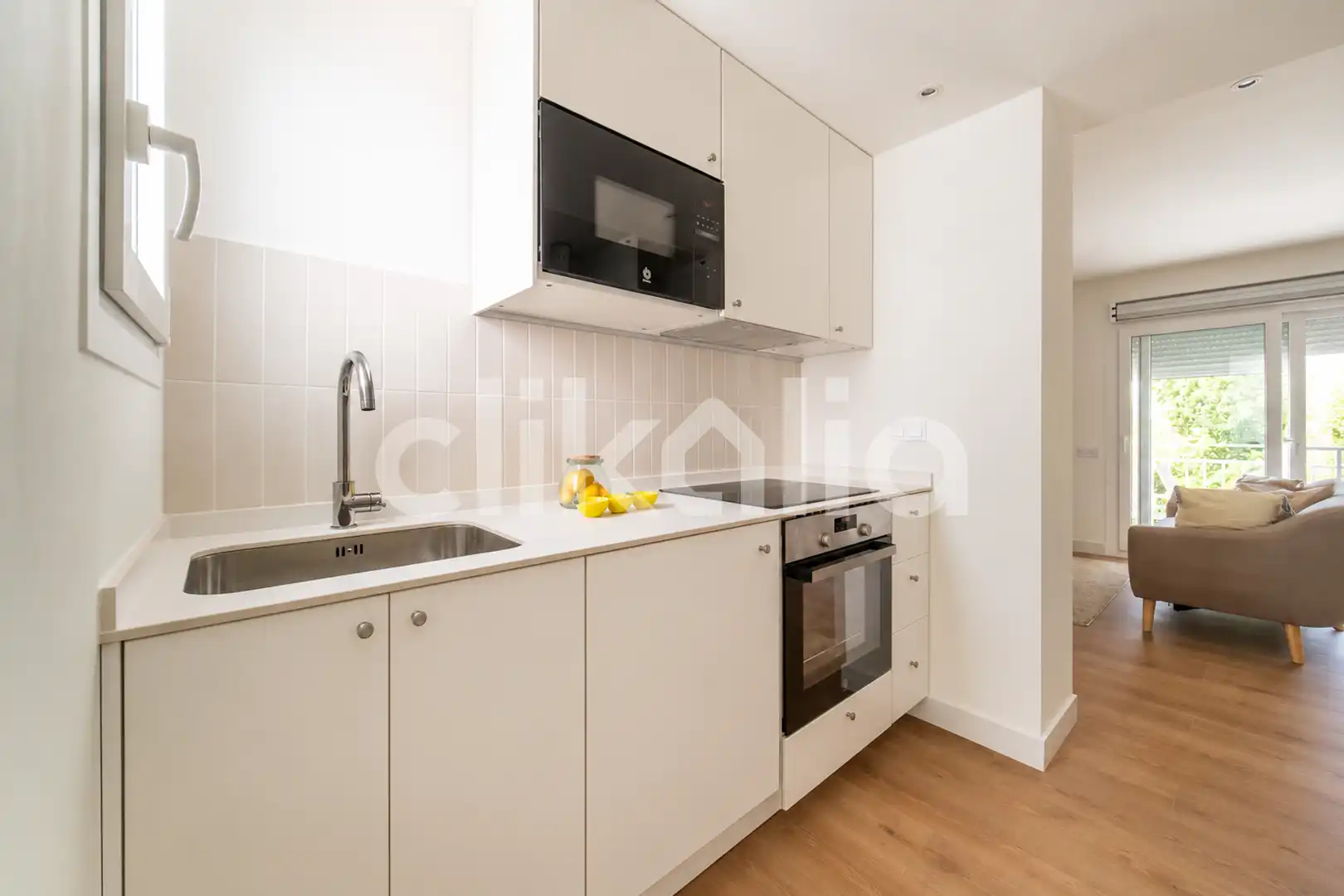 Küche von Wohnung zum Verkauf in Madrid mit Klimaanlage, Heizung und Privatgarten