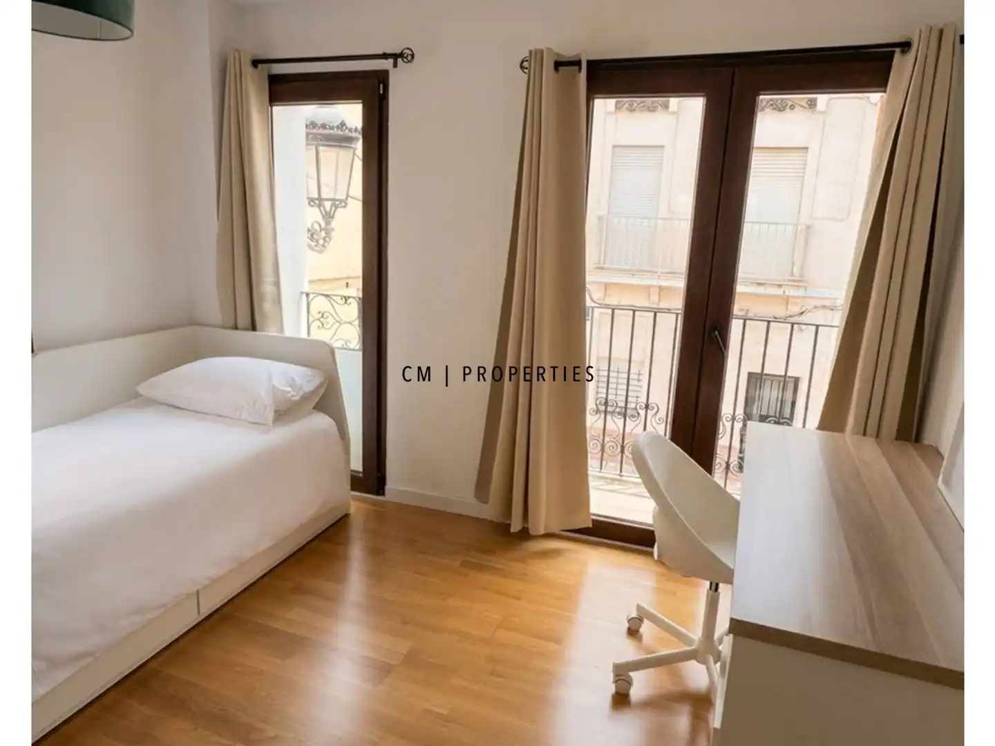 Dormitori de Casa adosada de lloguer en Valencia amb Aire condicionat, Calefacció i Terrassa