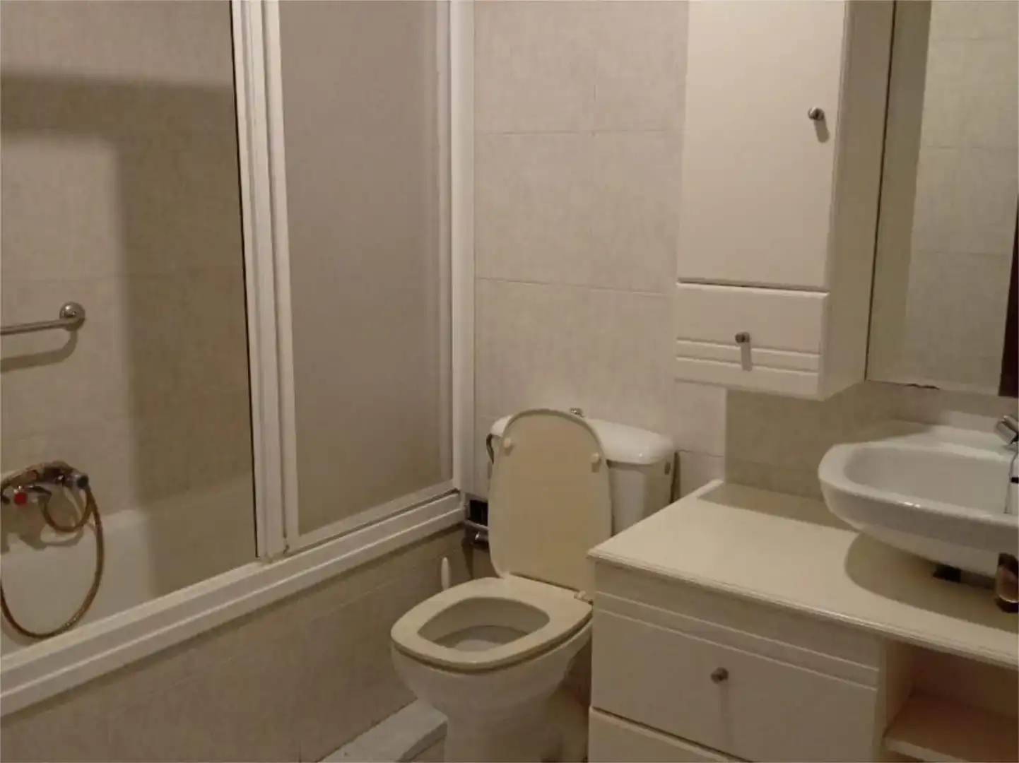Bathroom of Flat for sale in Ourense Capital   with Balcony
