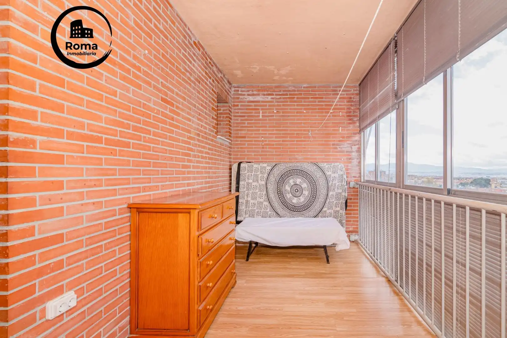 Habitación de Dúplex en venta en Granada con Aire acondicionado, Terraza y Trastero