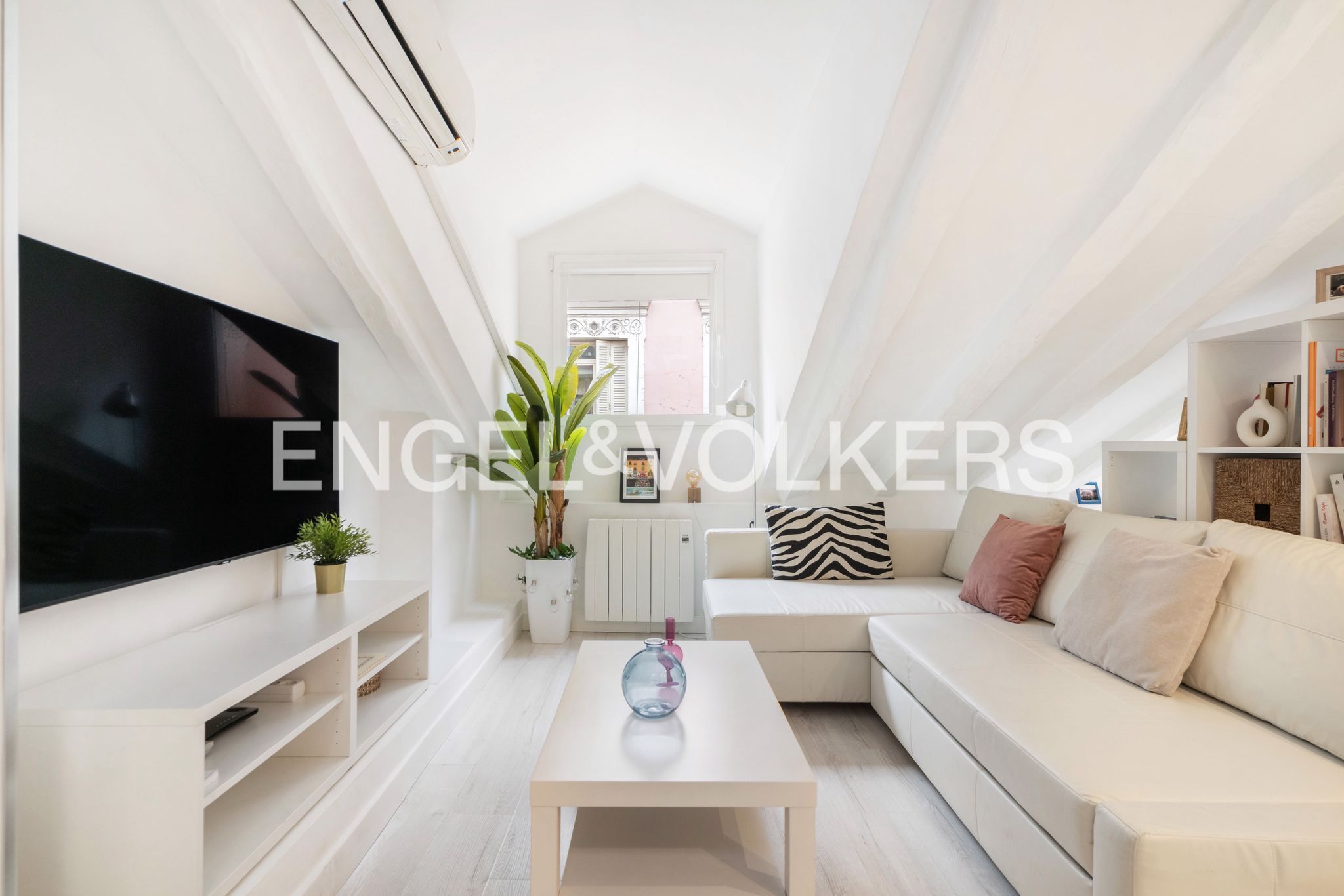 Living room of Apartment to rent in  Madrid Capital  with Air Conditioner, Heating and Parquet flooring