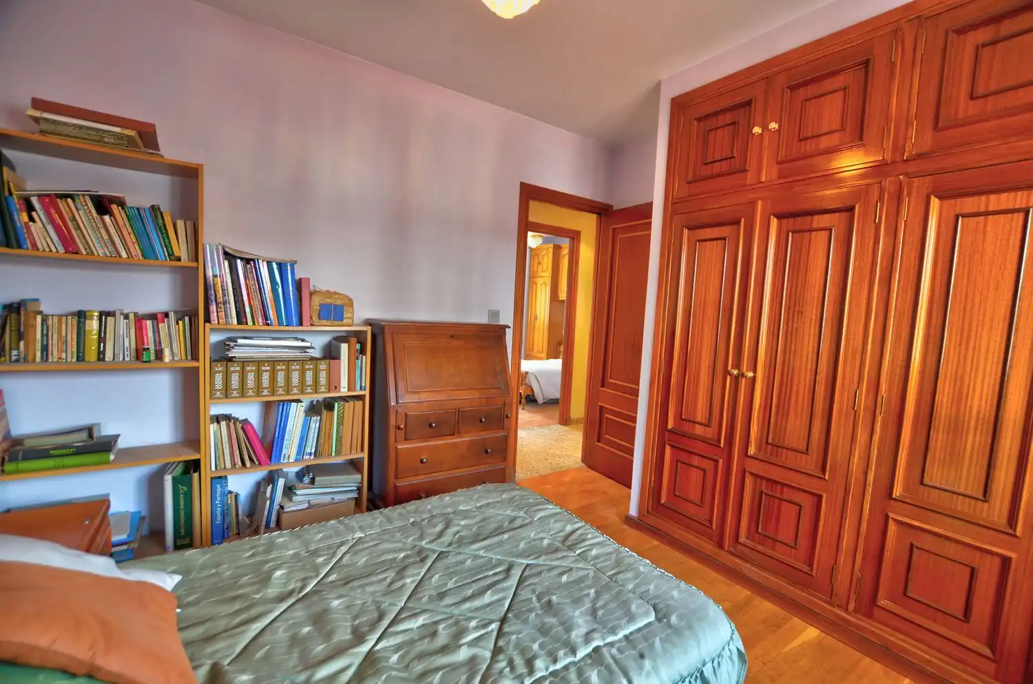 Schlafzimmer von Wohnung zum Verkauf in Oviedo  mit Heizung, Terrasse und Schwimmbad