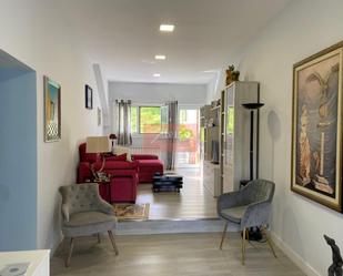 Sala d'estar de Casa o xalet en venda en Ourense Capital  amb Calefacció, Jardí privat i Moblat