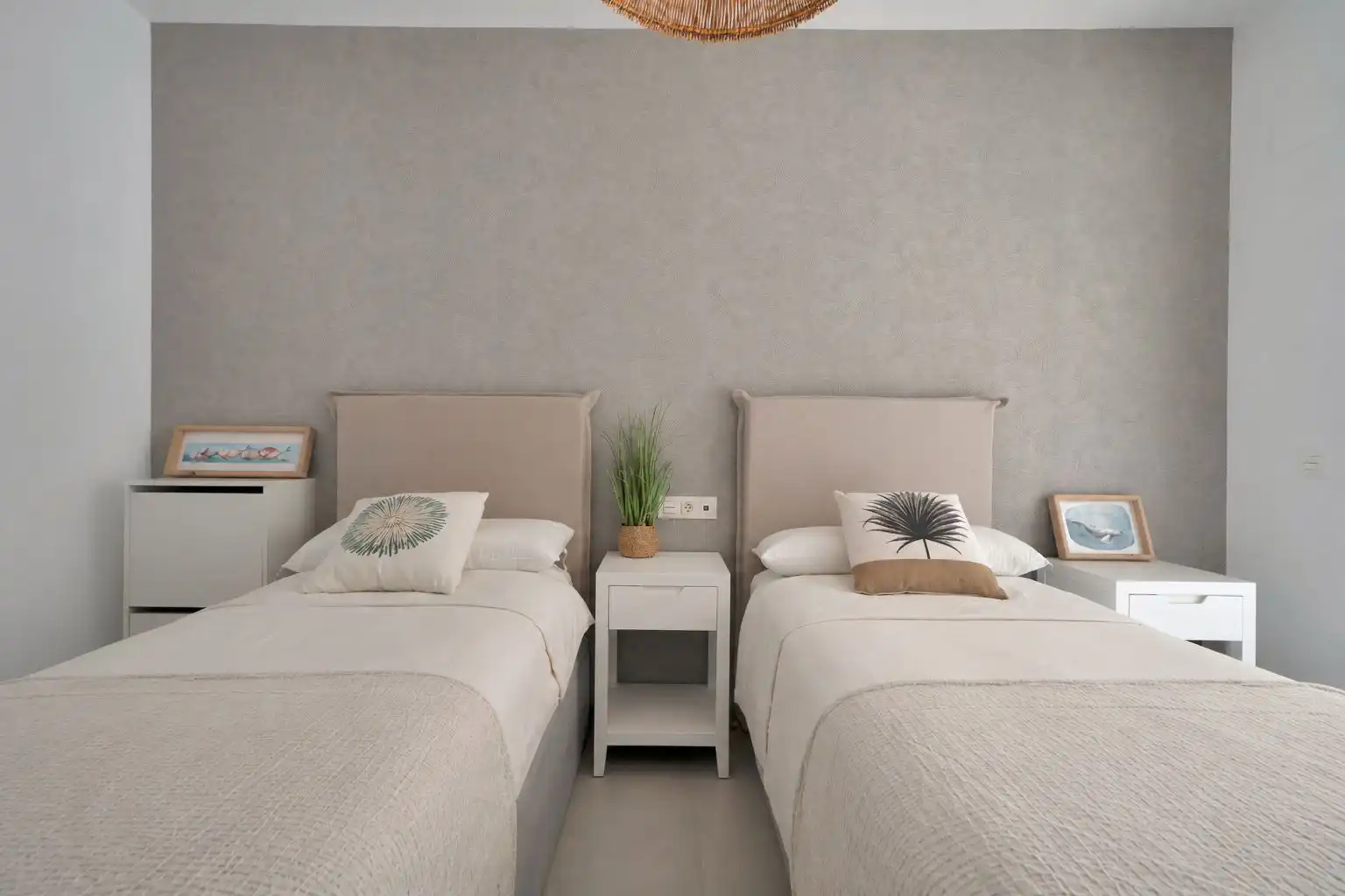 Habitación de Ático en venta en Benalmádena con Jardín privado, Alarma y Piscina comunitaria