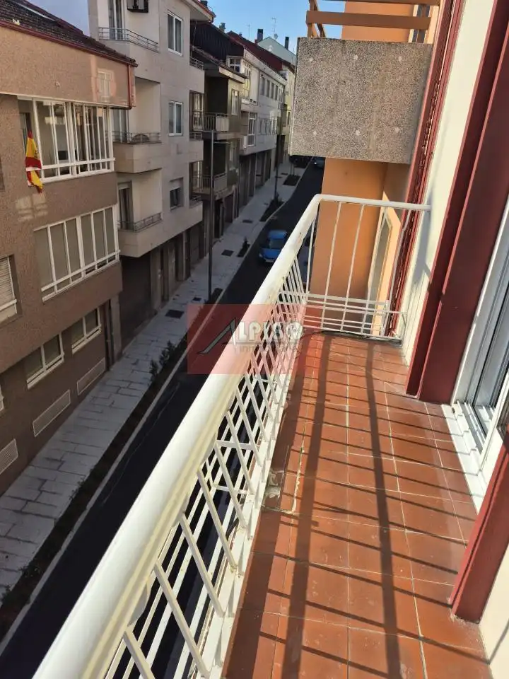Terraza de Piso de alquiler en Ourense Capital  con Calefacción, Trastero y Amueblado