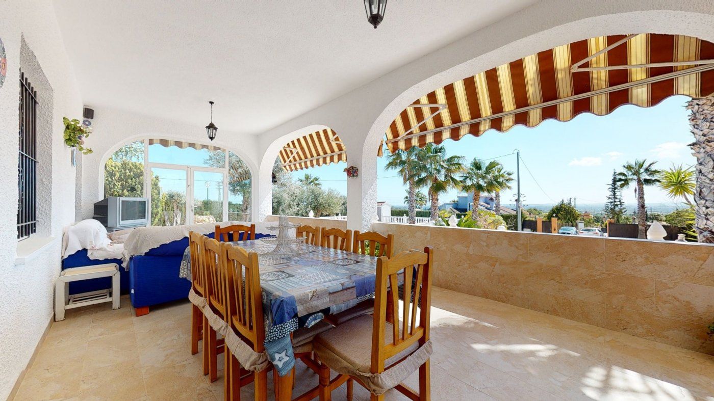 Terrace of House or chalet for sale in Elche / Elx  with Air Conditioner, Heating and Private garden