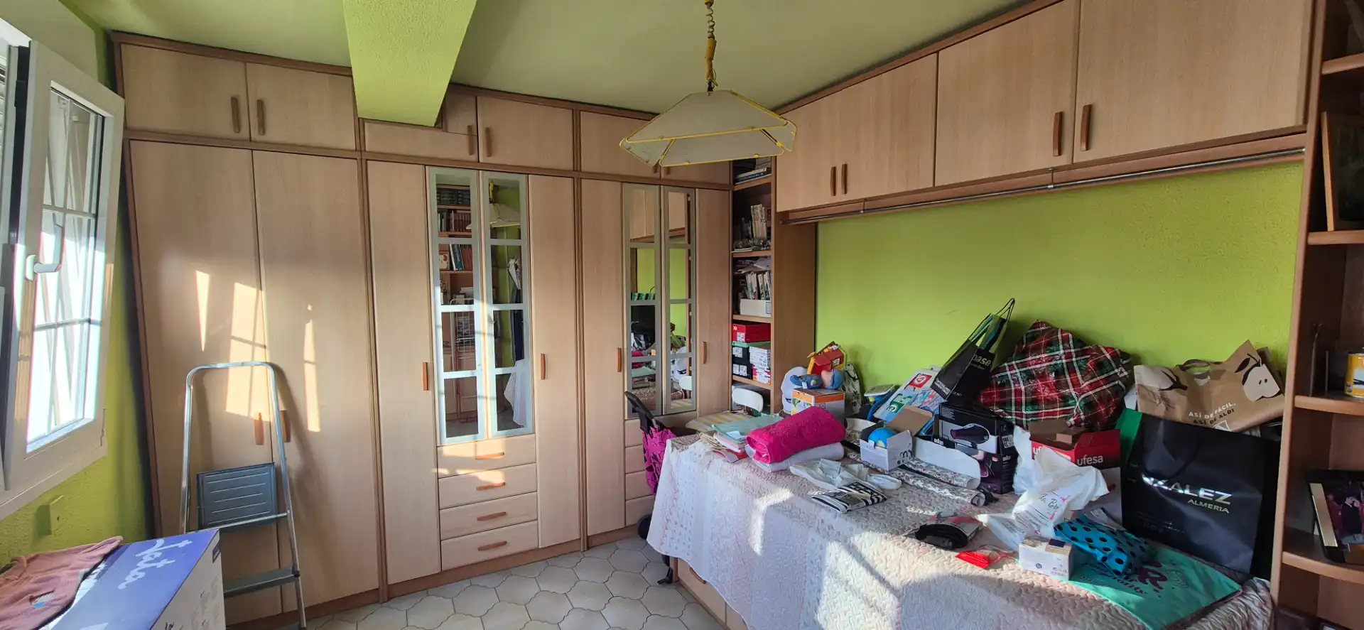 Piso en venta en Calle Hermanos Pinzón, Oliveros - Altamira