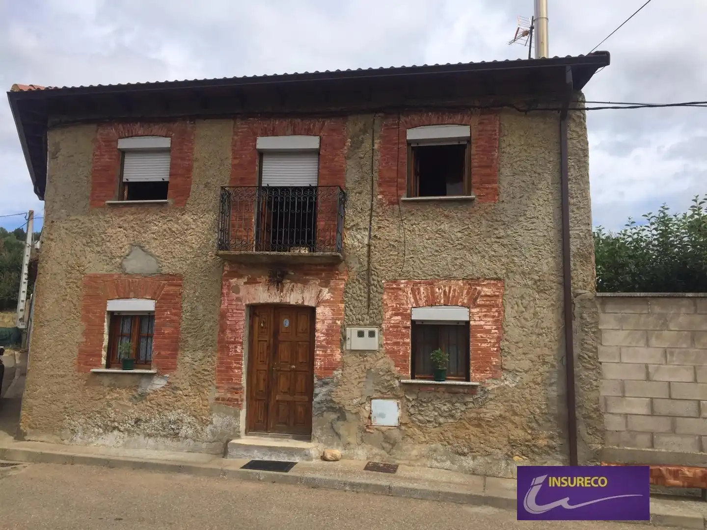 Vista exterior de Casa o chalet en venta en Gradefes con Jardín privado y Amueblado