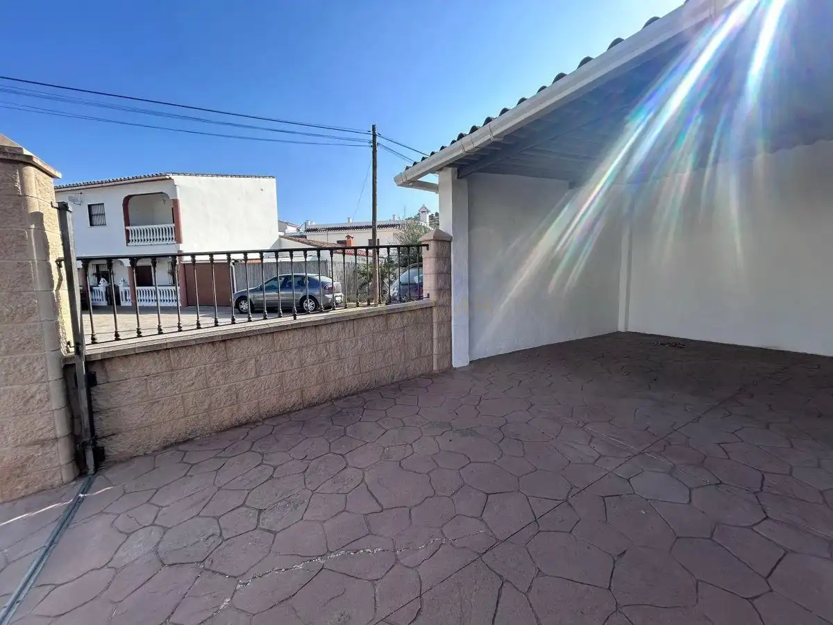 Vista exterior de Casa o xalet en venda en Álora amb Calefacció, Terrassa i Traster