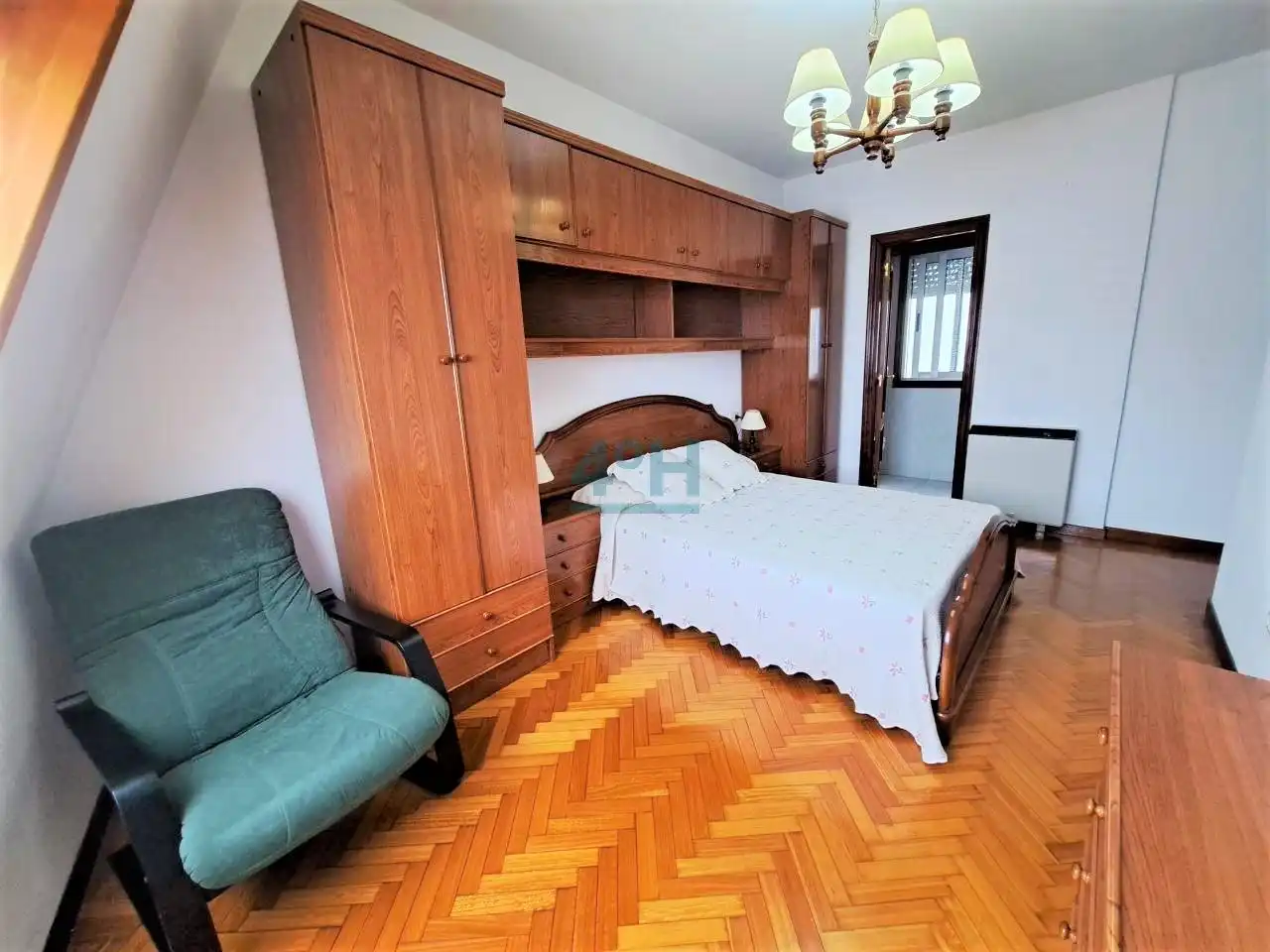 Dormitori de Apartament de lloguer en Barbadás amb Calefacció, Parquet i Traster