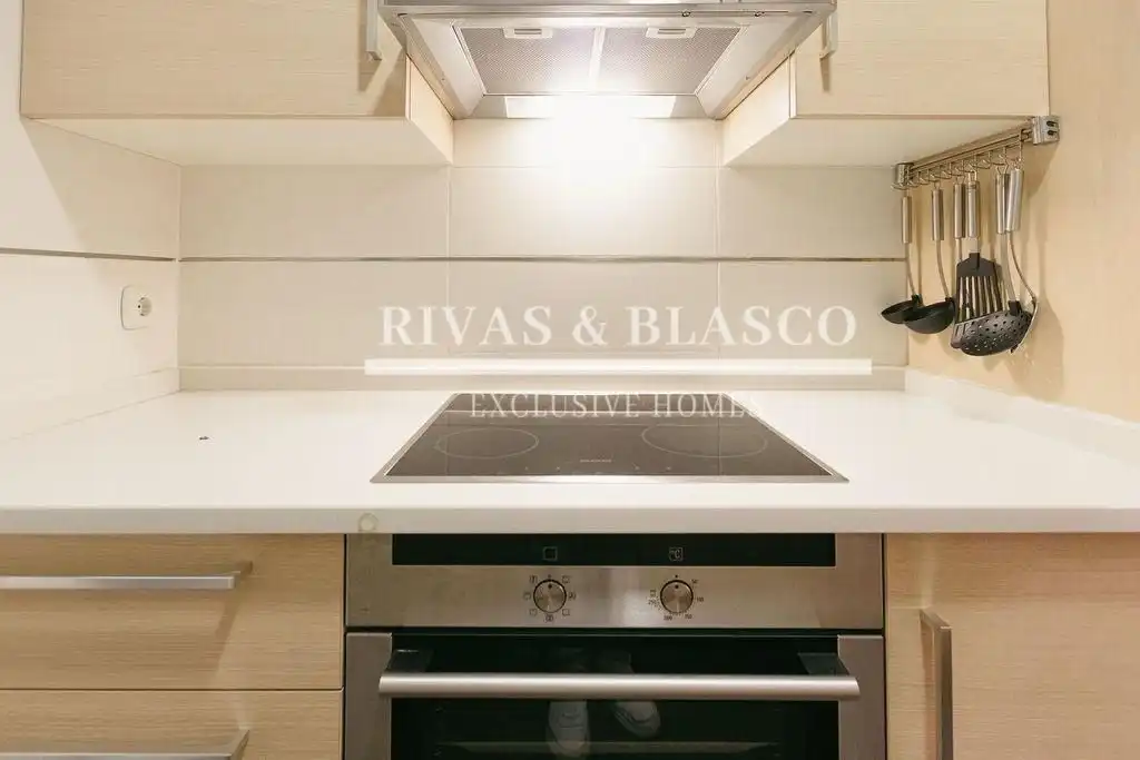 Cuina de Apartament de lloguer en Donostia - San Sebastián  amb Aire condicionat, Calefacció i Moblat