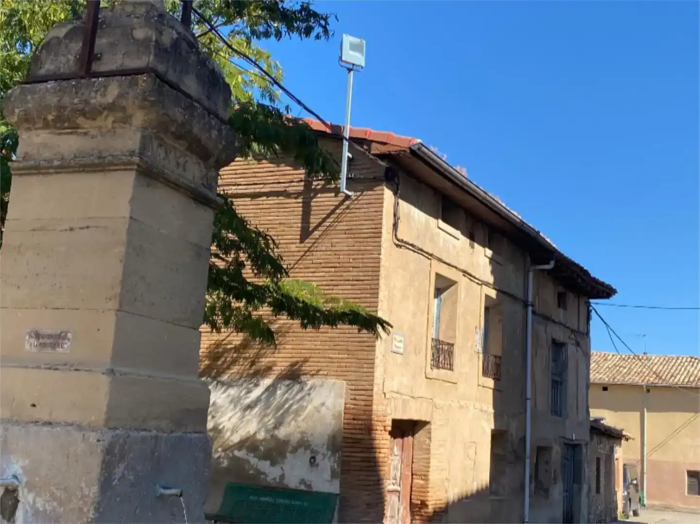 Vista exterior de Casa adosada en venda en Castildelgado