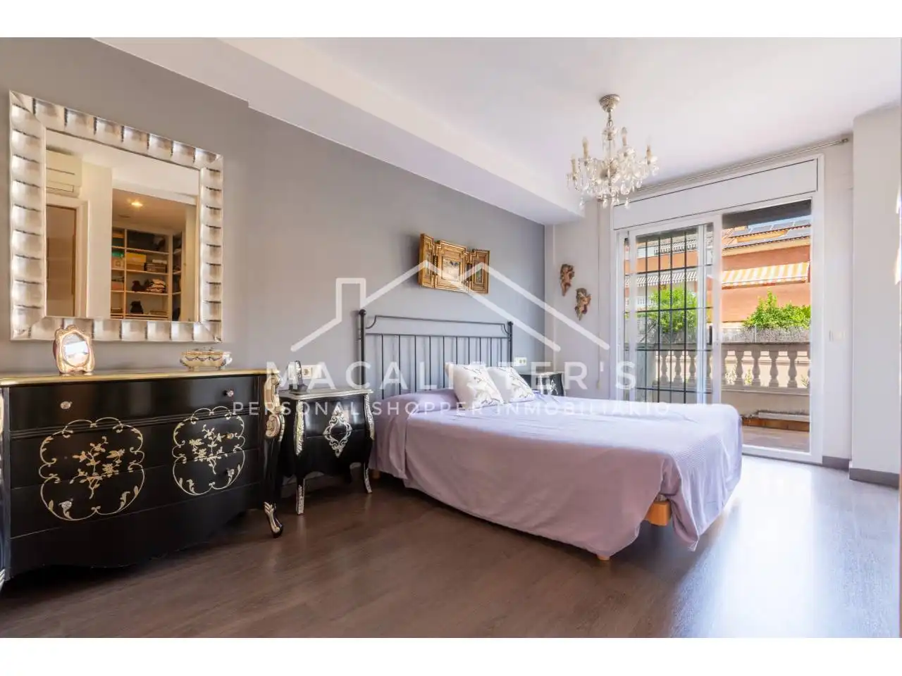 Habitación de Casa adosada en venta en Vilassar de Mar con Aire acondicionado, Calefacción y Jardín privado