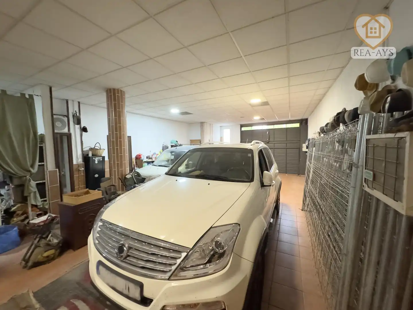 Parking of Houses for sale in Sant Vicenç Dels Horts  with Air Conditioner, Private garden and Terrace