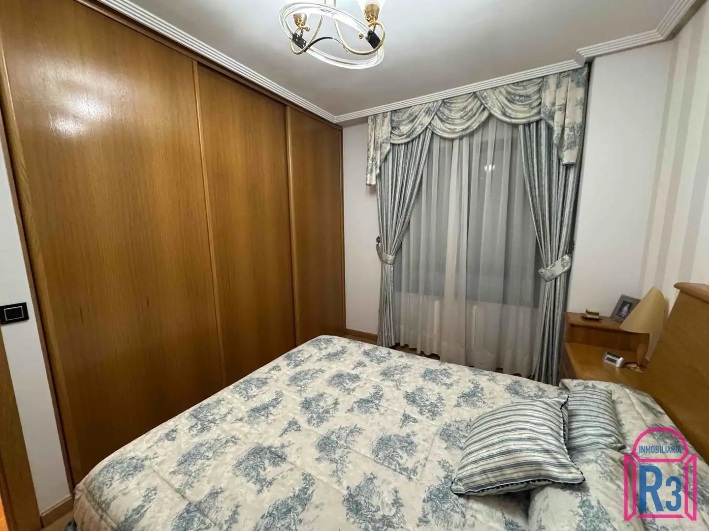 Habitación de Piso en venta en León Capital  con Calefacción, Terraza y Trastero