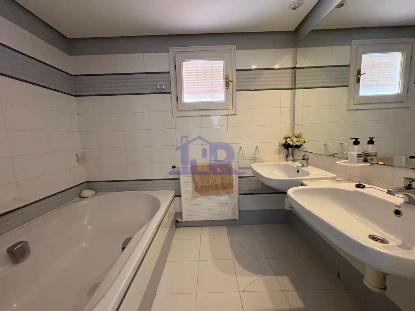 Bathroom of Houses for sale in Cuenca  with Heating, Terrace and Storage room