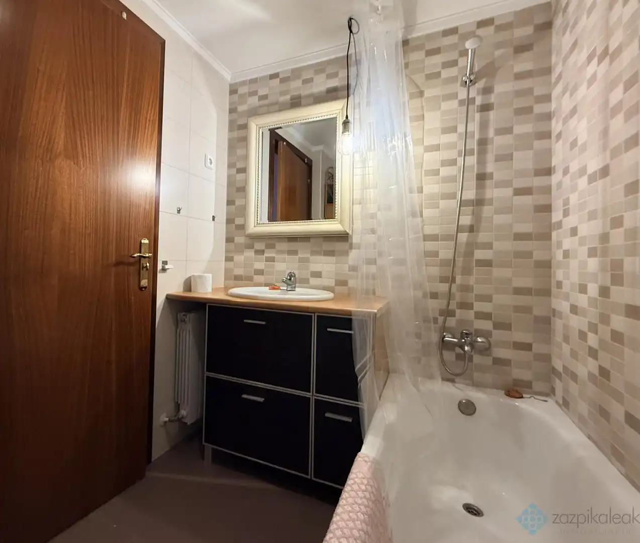 Bathroom of Flat for share in Bilbao   with Furnished