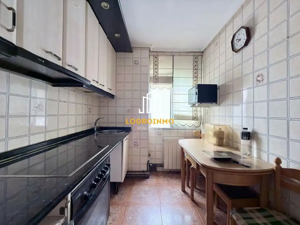 Cocina de Piso en venta en  Logroño con Calefacción y Balcón