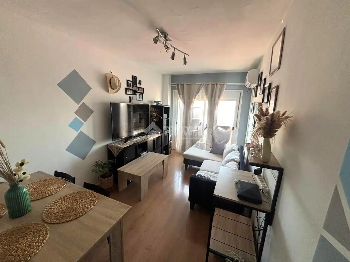 Living room of Flat for sale in Parla  with Air Conditioner, Terrace and Furnished