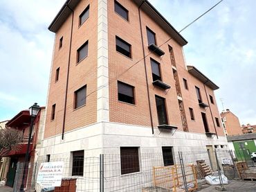 Estudi amb ascensor en venda a CORTA