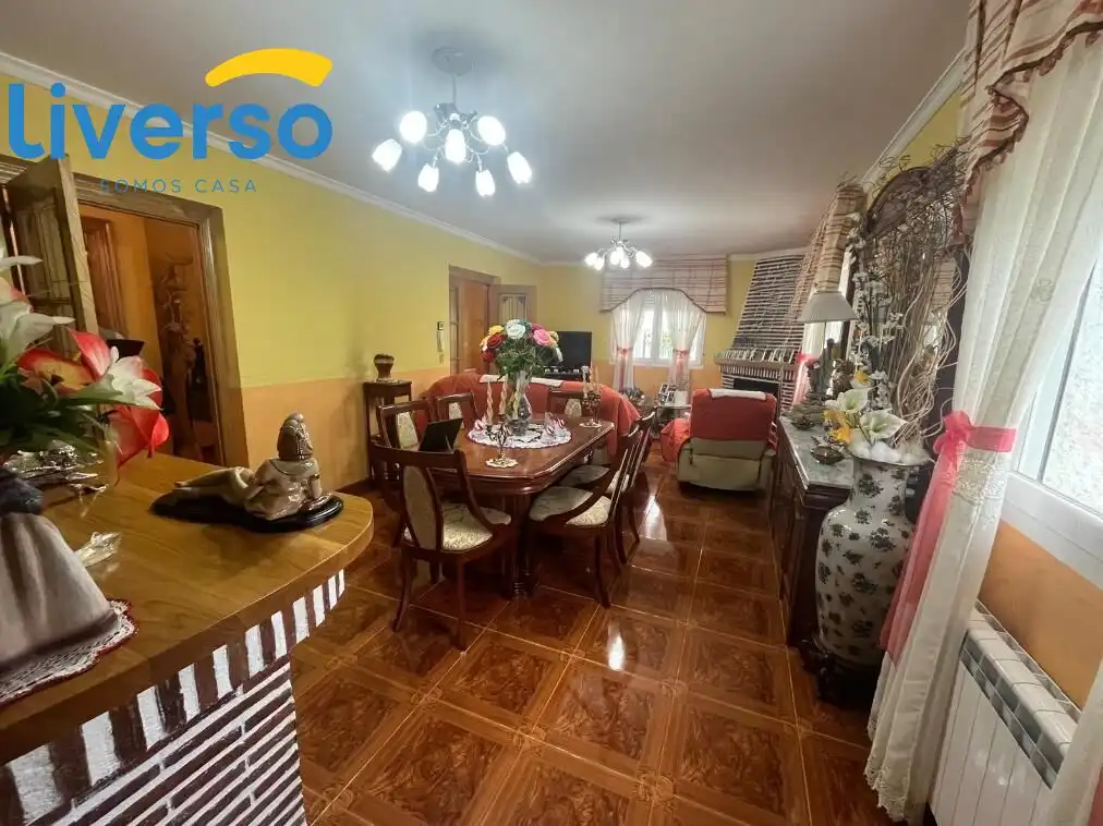 Sala de estar de Casa o chalet en venta en Briviesca con Calefacción, Jardín privado y Terraza