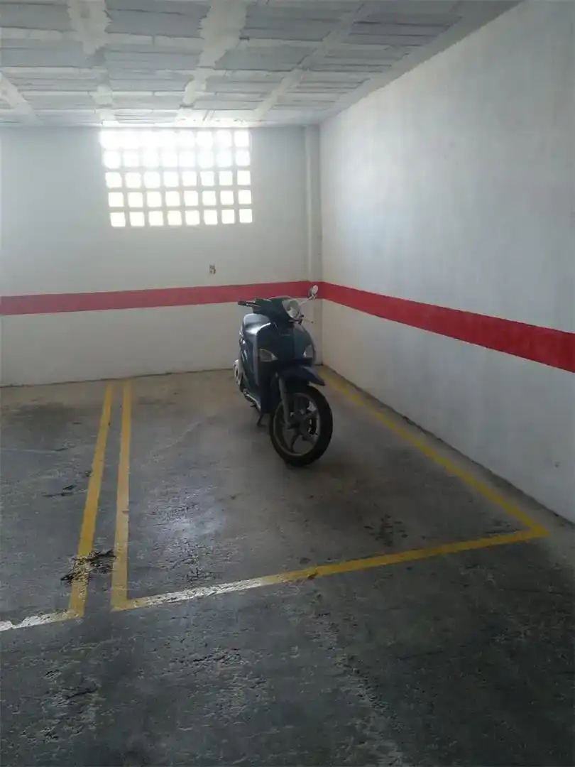 Parkplatz von Garage zum Verkauf in Centro