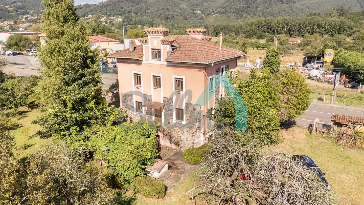 Vista exterior de Casa o chalet en venta en Grado con Calefacción, Jardín privado y Parquet