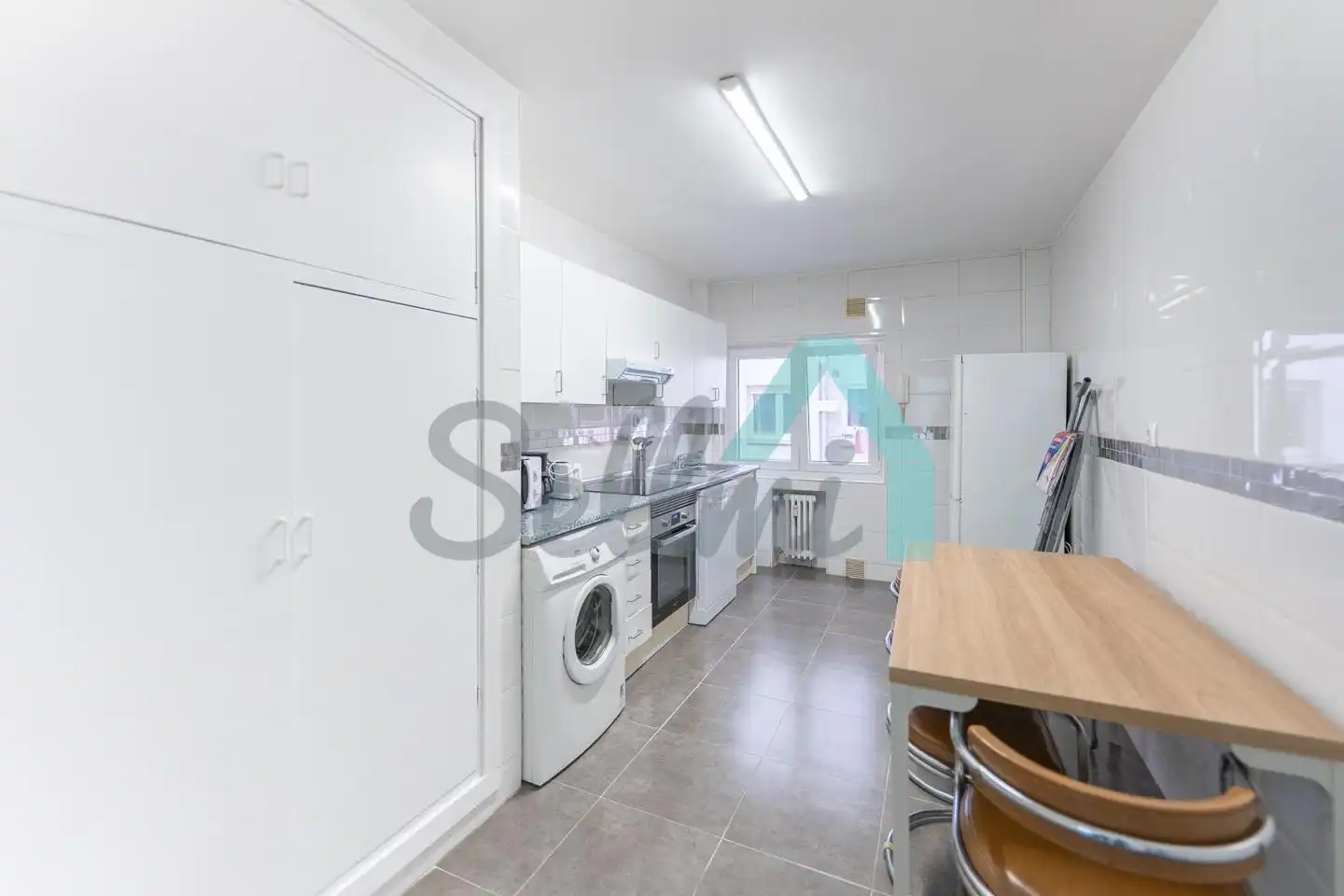 Kitchen of Flat for rent in Oviedo   with Heating, Parquet flooring and Furnished