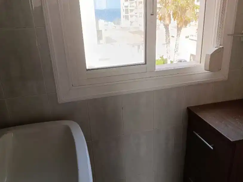 Bany de Pis en venda en Torrevieja amb Terrassa, Piscina i Balcó
