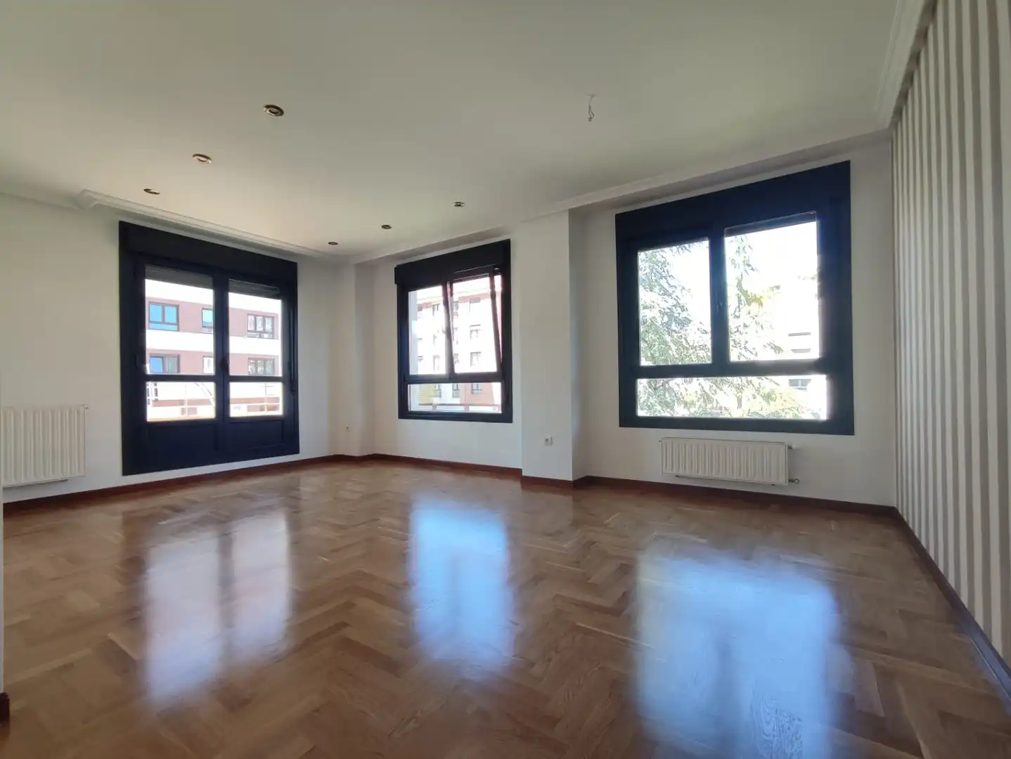 Sala de estar de Piso de alquiler en Gijón  con Calefacción, Parquet y Terraza