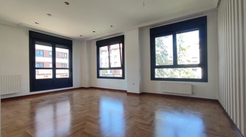 Photo 2 of Flat for rent in Gijon - Calle Concejo de Castrillon, Viesques, Gijón