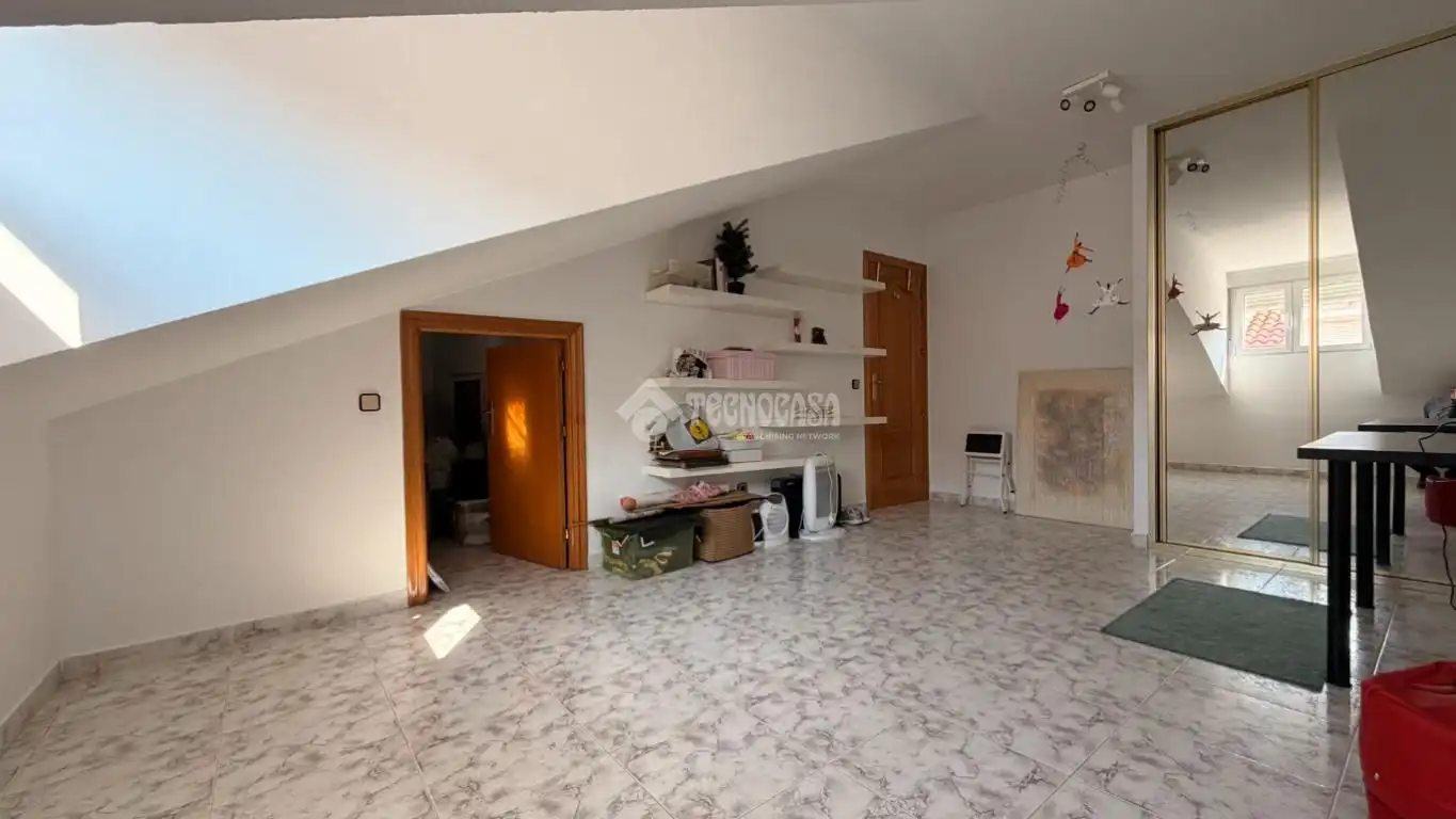 Piso en venta en Velilla de San Antonio con Aire acondicionado, Calefacción y Trastero